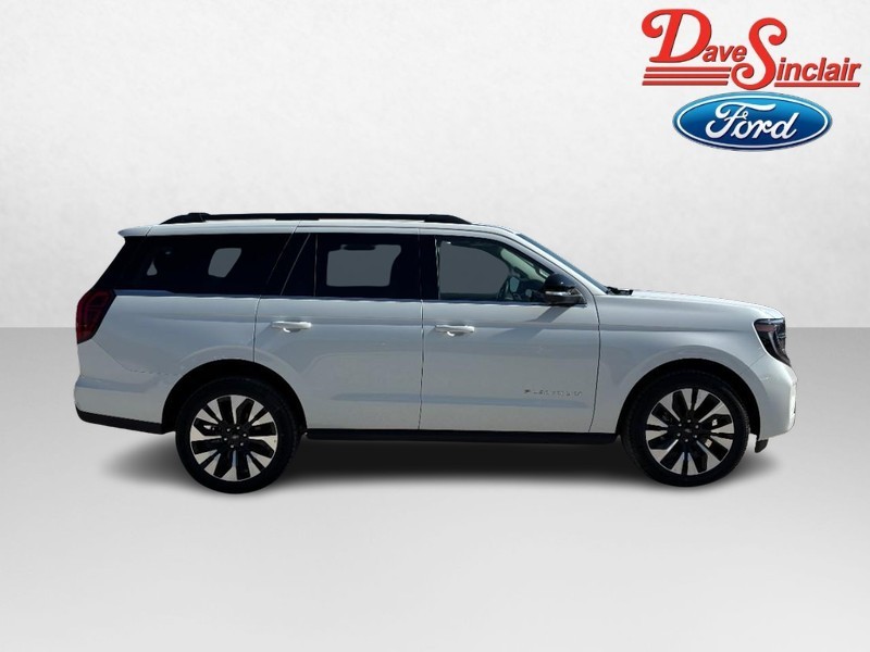 Ford Expedition Vehicle Full-screen Gallery Image 05