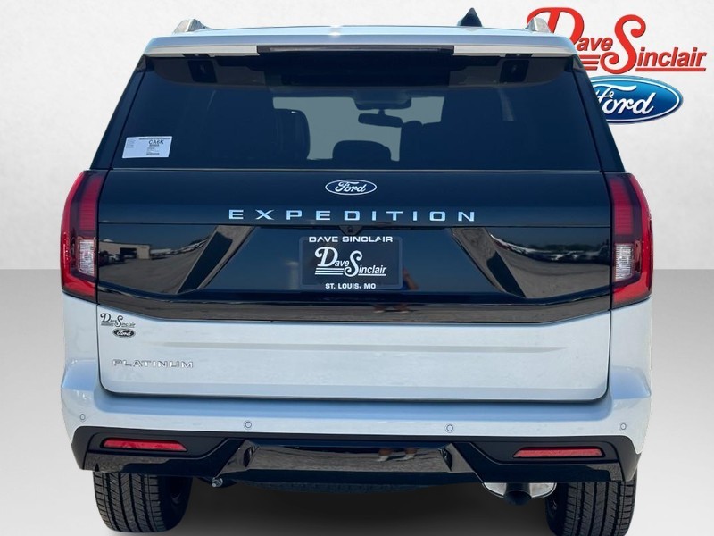 Ford Expedition Vehicle Full-screen Gallery Image 08