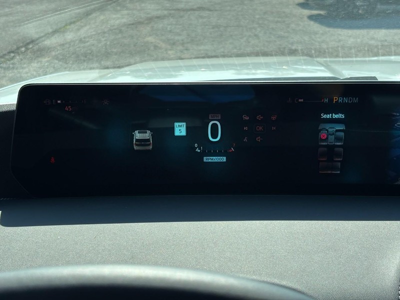 Ford Expedition Vehicle Full-screen Gallery Image 22