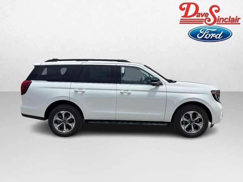Ford Expedition Vehicle Full-screen Gallery Image 05