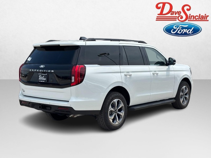 Ford Expedition Vehicle Full-screen Gallery Image 07
