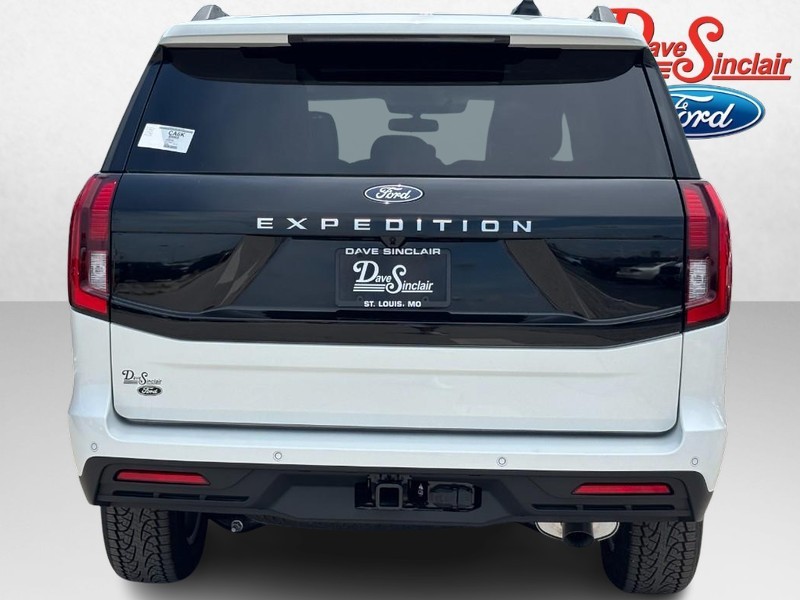 Ford Expedition Vehicle Full-screen Gallery Image 08