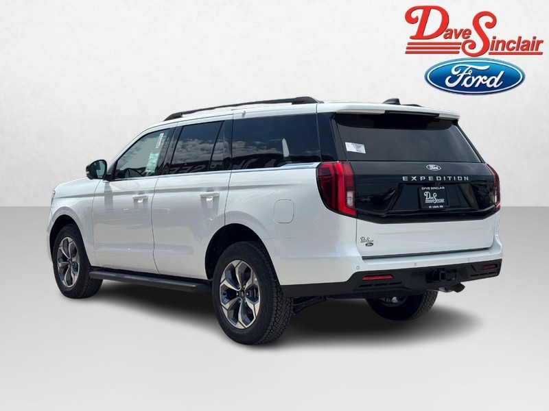 Ford Expedition Vehicle Full-screen Gallery Image 09