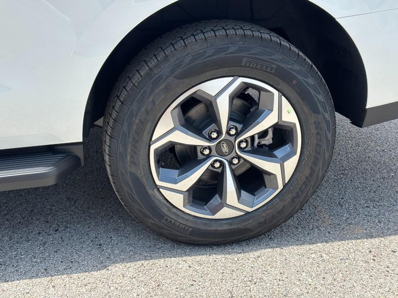 Ford Expedition Vehicle Full-screen Gallery Image 12
