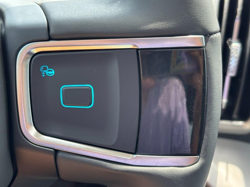 Ford Expedition Vehicle Full-screen Gallery Image 21