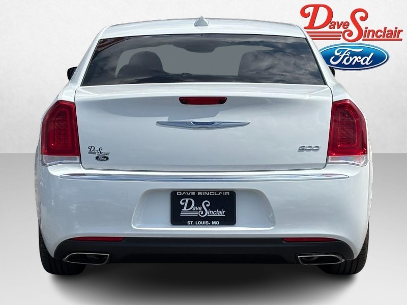 Chrysler 300 Vehicle Image 08