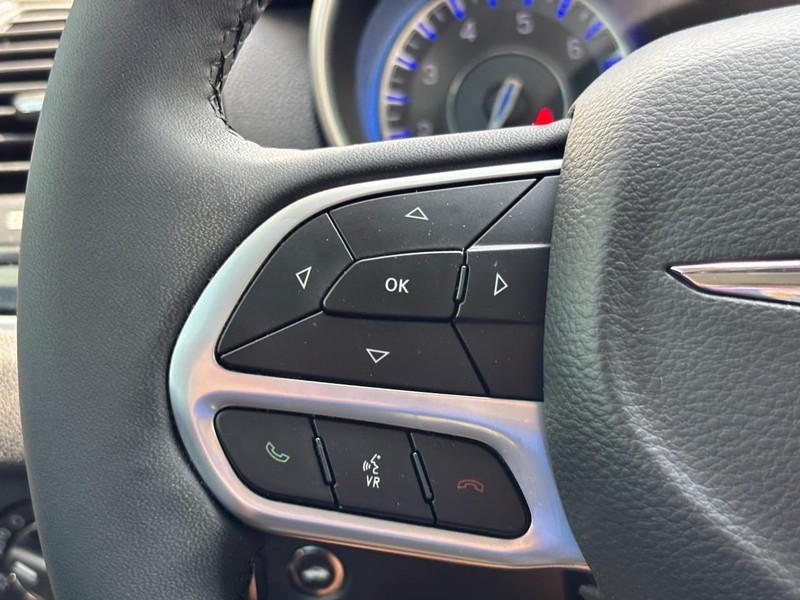 Chrysler 300 Vehicle Image 20