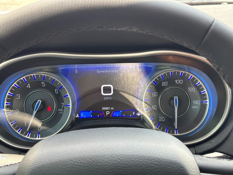 Chrysler 300 Vehicle Image 22
