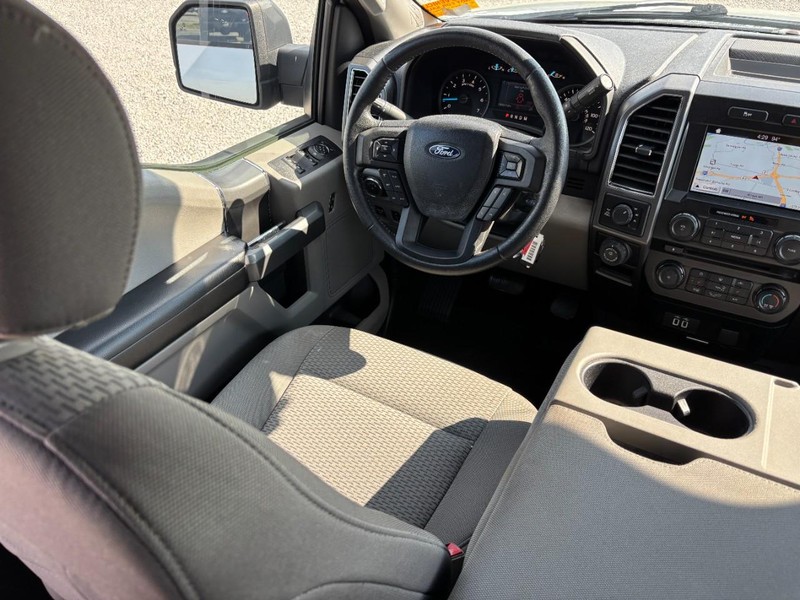 Ford F-150 Vehicle Full-screen Gallery Image 13