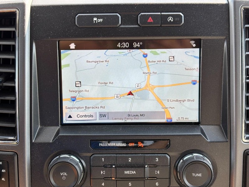 Ford F-150 Vehicle Full-screen Gallery Image 21