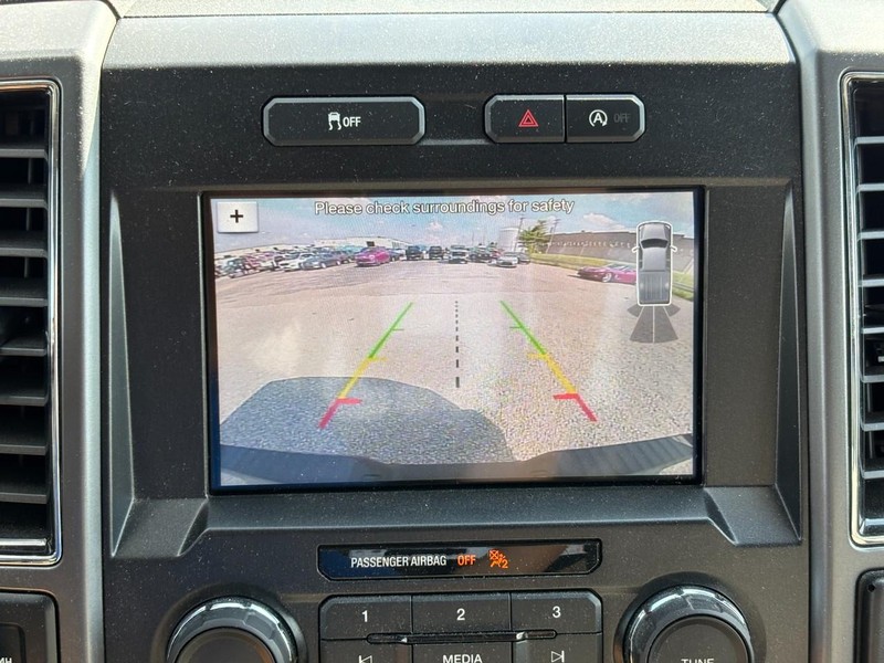 Ford F-150 Vehicle Full-screen Gallery Image 22