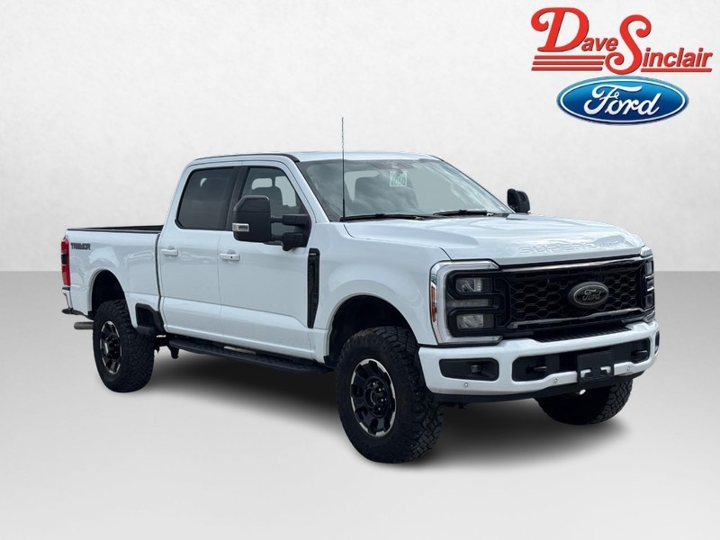 Ford Super Duty F-250 SRW Vehicle Full-screen Gallery Image 04