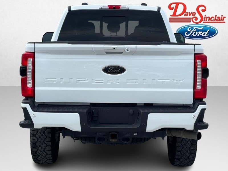 Ford Super Duty F-250 SRW Vehicle Full-screen Gallery Image 08