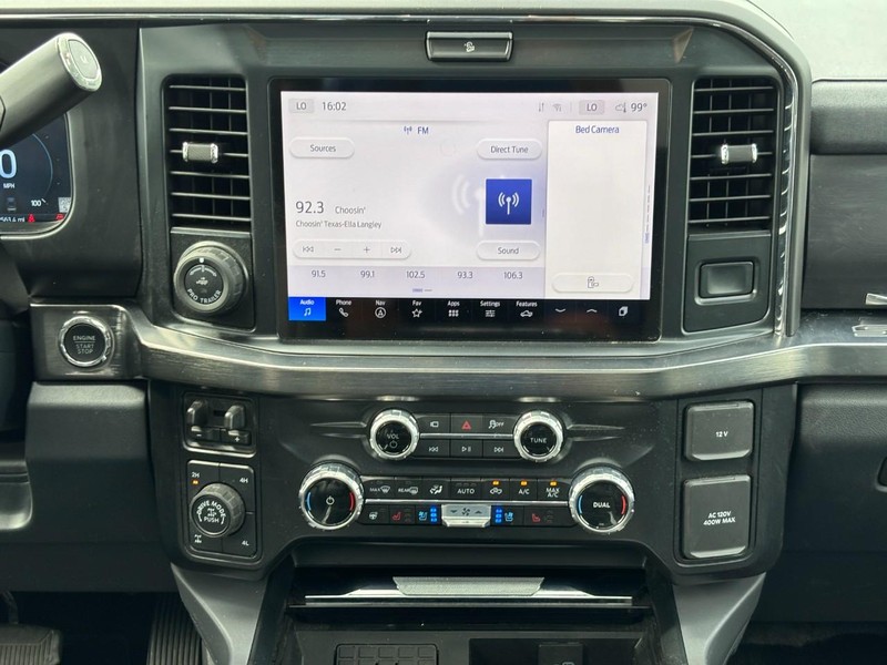 Ford Super Duty F-250 SRW Vehicle Full-screen Gallery Image 16