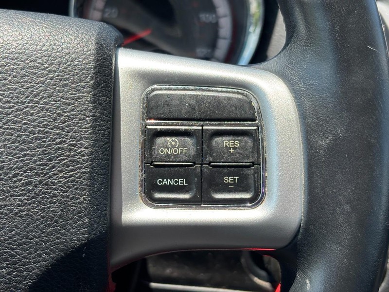 Dodge Grand Caravan Vehicle Image 21