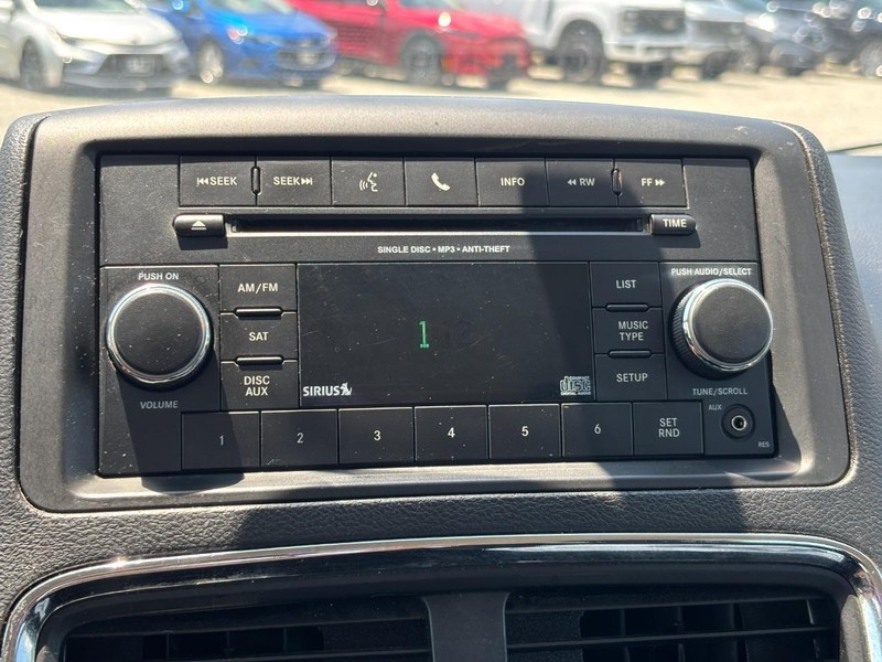 Dodge Grand Caravan Vehicle Image 23