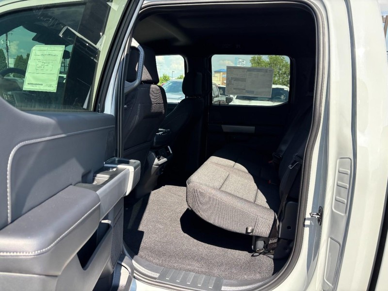 Ford F-150 Vehicle Full-screen Gallery Image 13