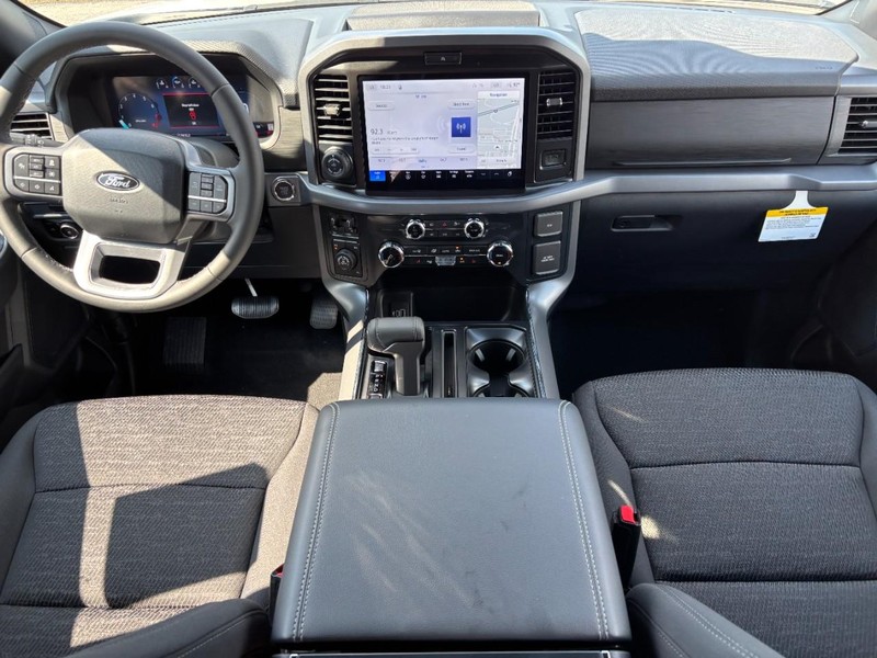 Ford F-150 Vehicle Full-screen Gallery Image 15