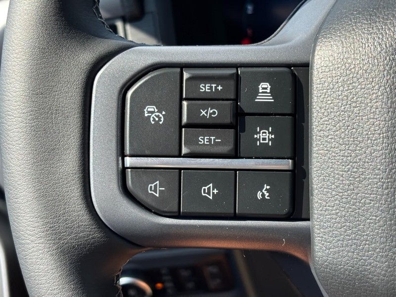 Ford F-150 Vehicle Full-screen Gallery Image 19