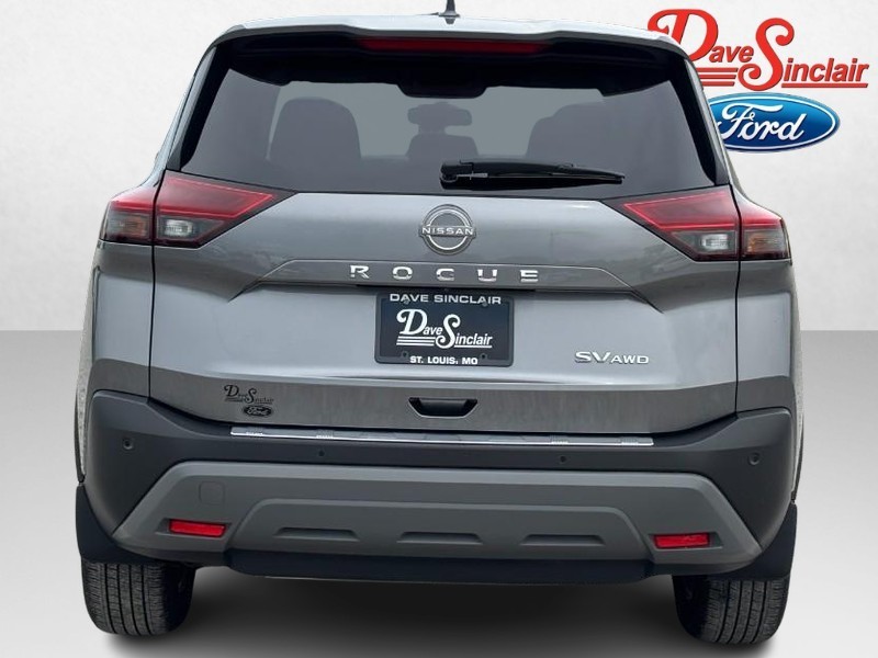 Nissan Rogue Vehicle Full-screen Gallery Image 08