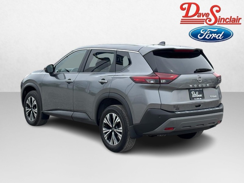 Nissan Rogue Vehicle Full-screen Gallery Image 09