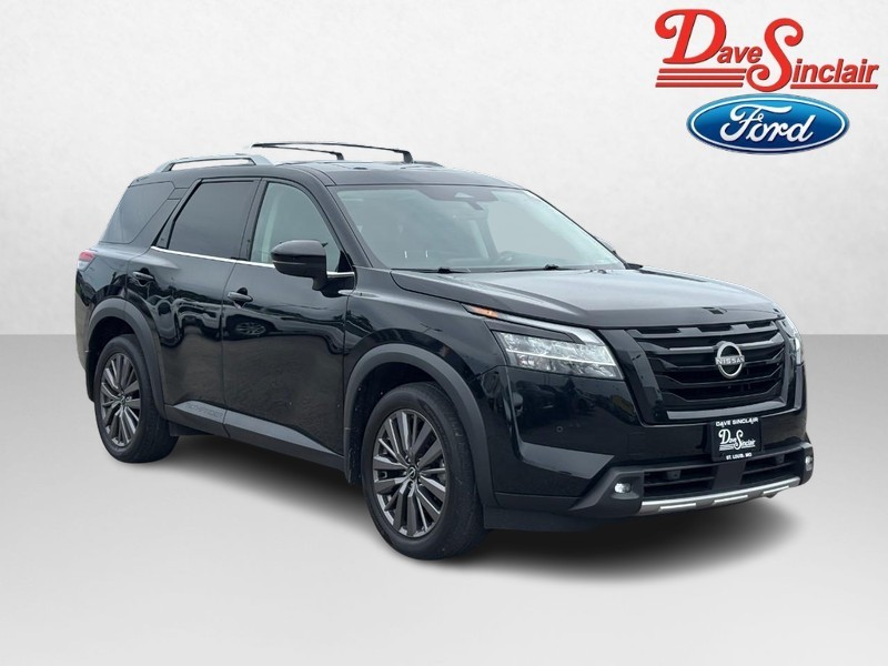 Nissan Pathfinder Vehicle Full-screen Gallery Image 04