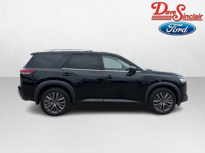 Nissan Pathfinder Vehicle Full-screen Gallery Image 05