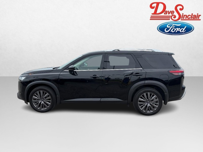 Nissan Pathfinder Vehicle Full-screen Gallery Image 10
