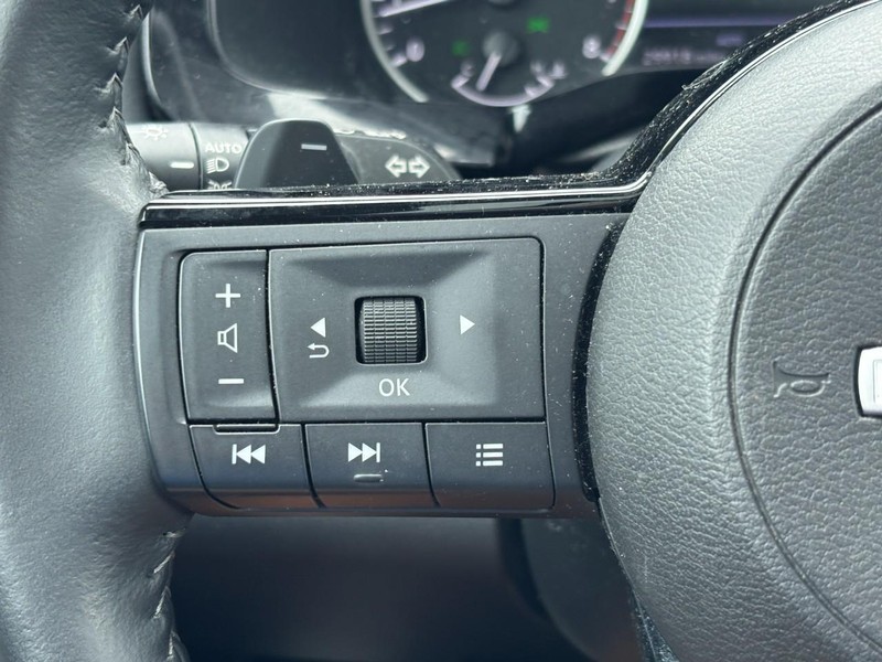 Nissan Pathfinder Vehicle Full-screen Gallery Image 20