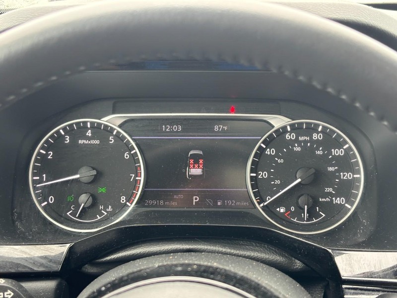 Nissan Pathfinder Vehicle Full-screen Gallery Image 22