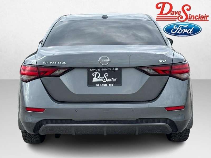 Nissan Sentra Vehicle Full-screen Gallery Image 08