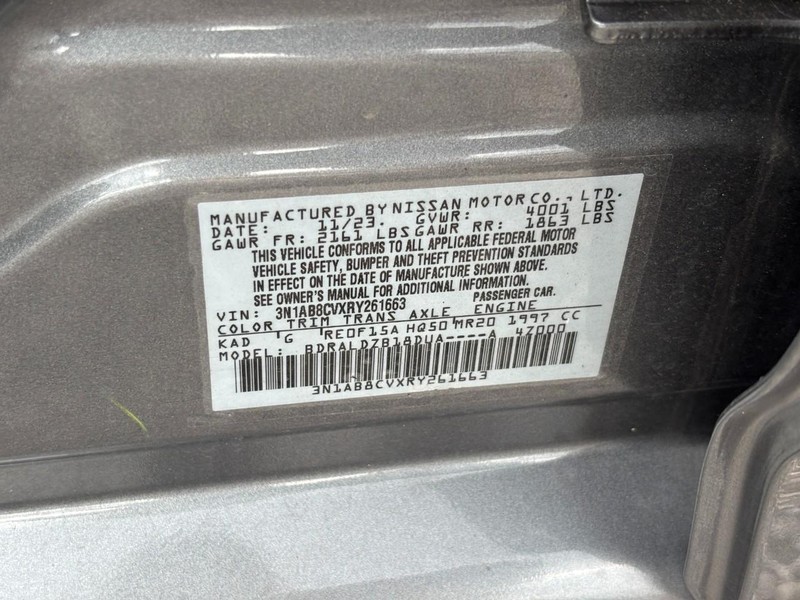 Nissan Sentra Vehicle Full-screen Gallery Image 25