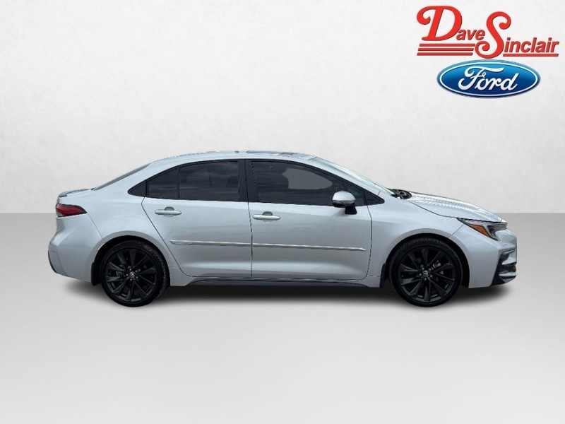 Toyota Corolla Vehicle Full-screen Gallery Image 05