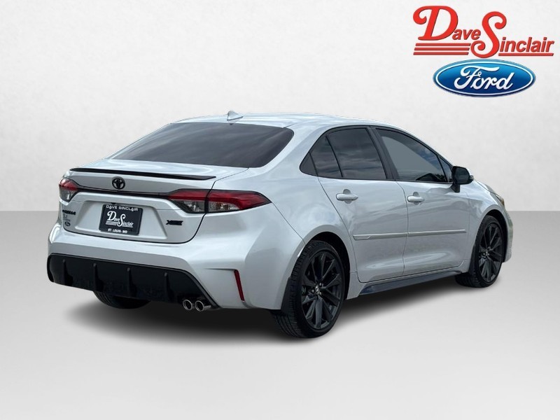 Toyota Corolla Vehicle Full-screen Gallery Image 07