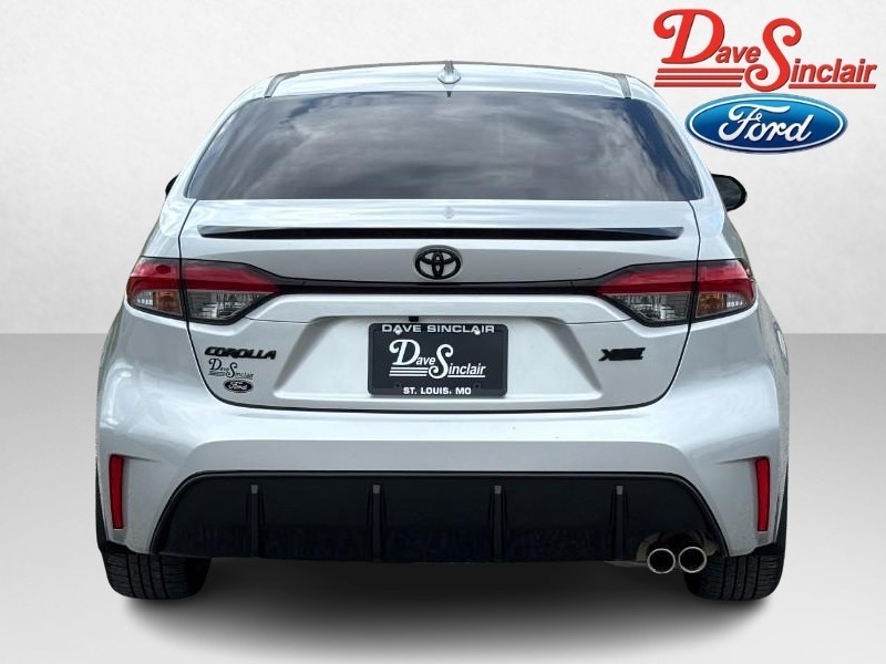 Toyota Corolla Vehicle Full-screen Gallery Image 08