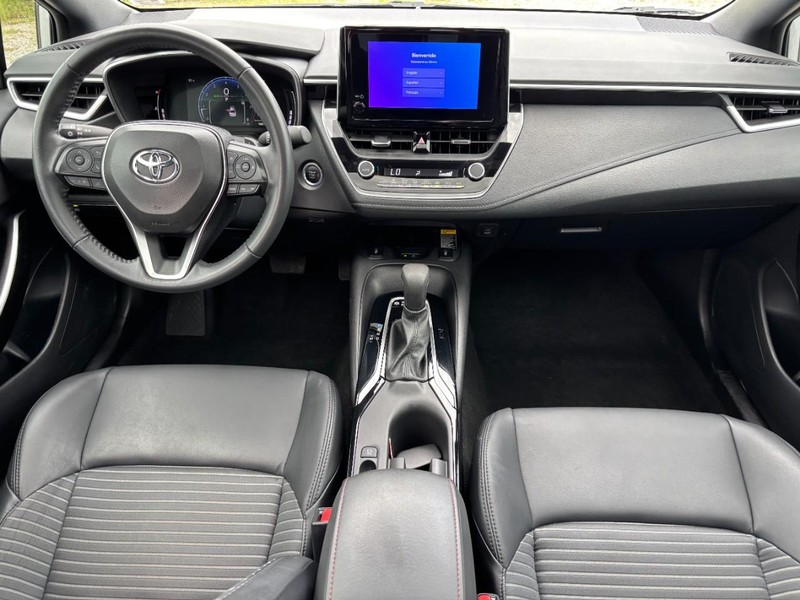 Toyota Corolla Vehicle Full-screen Gallery Image 16