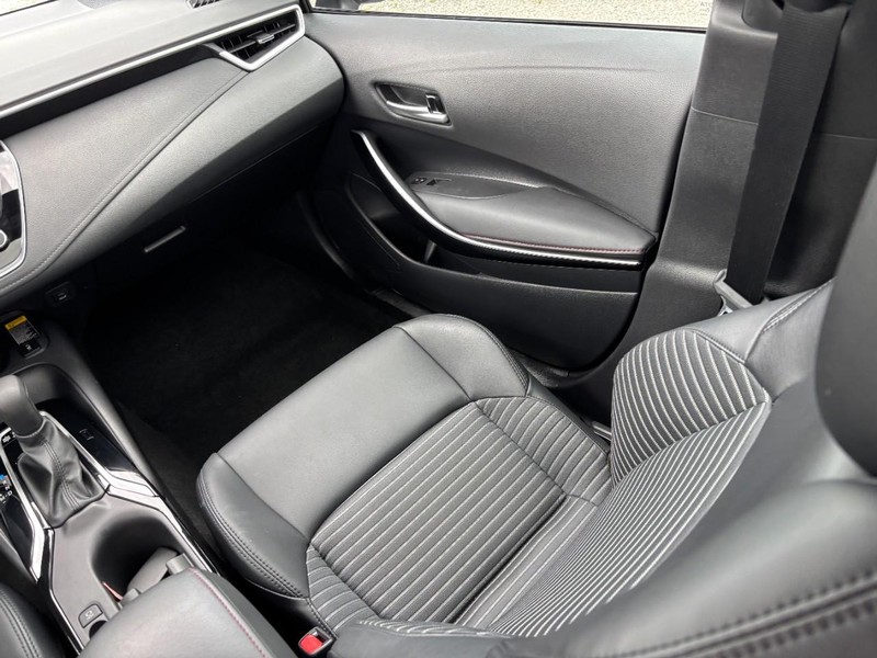 Toyota Corolla Vehicle Full-screen Gallery Image 17