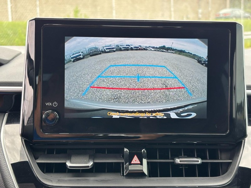 Toyota Corolla Vehicle Full-screen Gallery Image 24