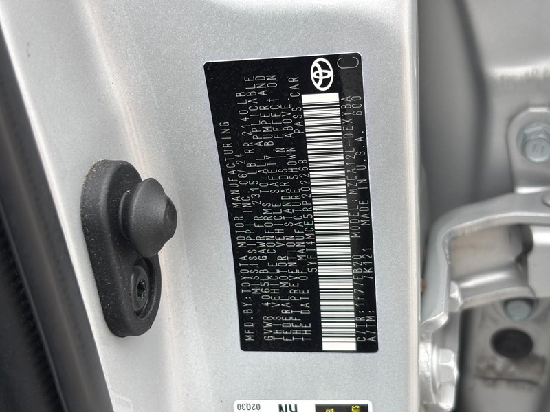 Toyota Corolla Vehicle Full-screen Gallery Image 26