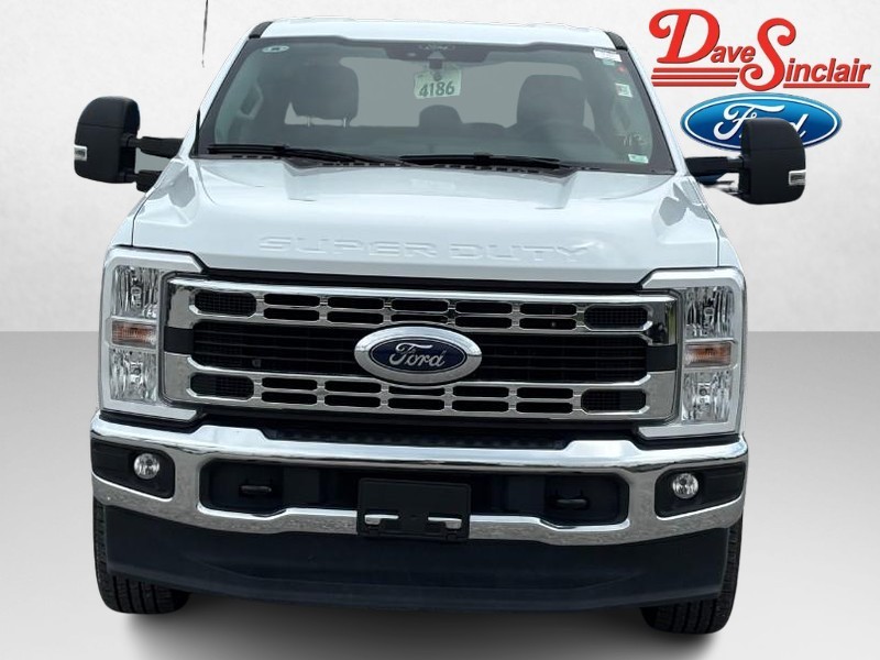 Ford Super Duty F-250 SRW Vehicle Image 02