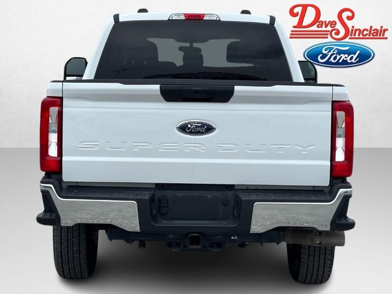 Ford Super Duty F-250 SRW Vehicle Image 08