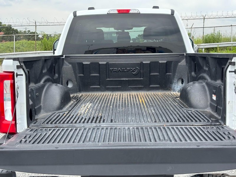 Ford Super Duty F-250 SRW Vehicle Image 11