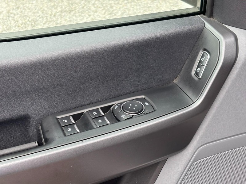 Ford Super Duty F-250 SRW Vehicle Image 18
