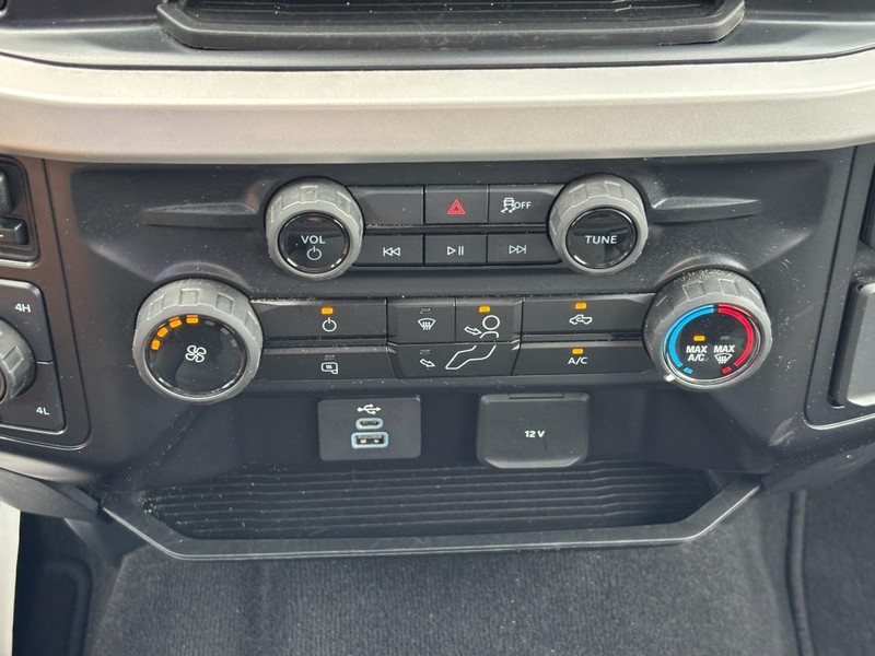 Ford Super Duty F-250 SRW Vehicle Image 24