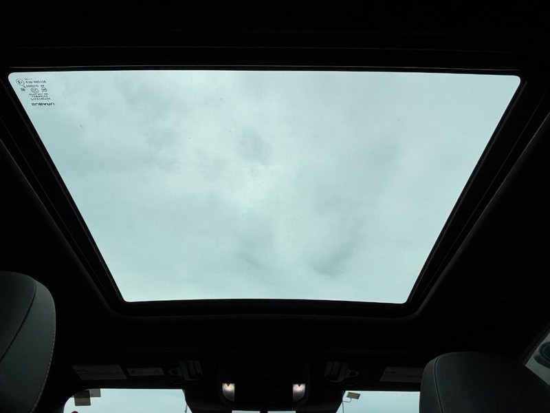 Subaru Forester Vehicle Full-screen Gallery Image 14