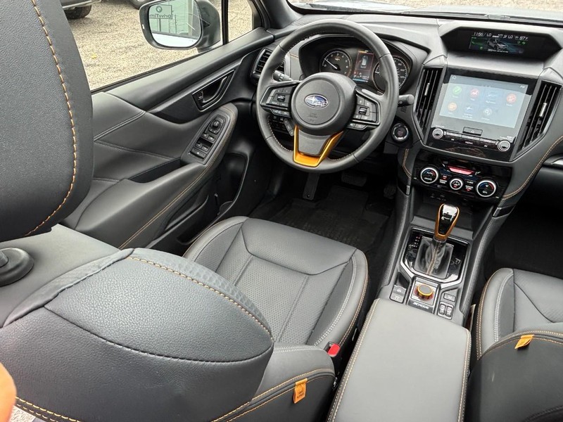 Subaru Forester Vehicle Full-screen Gallery Image 15