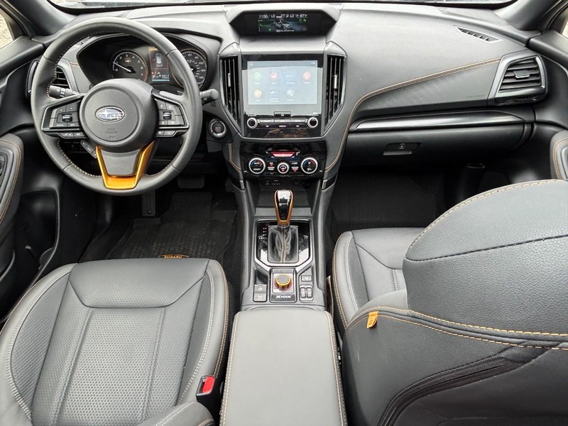 Subaru Forester Vehicle Full-screen Gallery Image 16