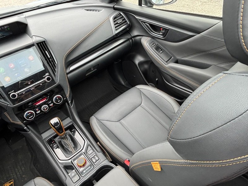 Subaru Forester Vehicle Full-screen Gallery Image 17