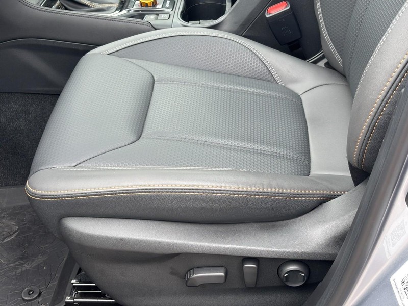 Subaru Forester Vehicle Full-screen Gallery Image 18