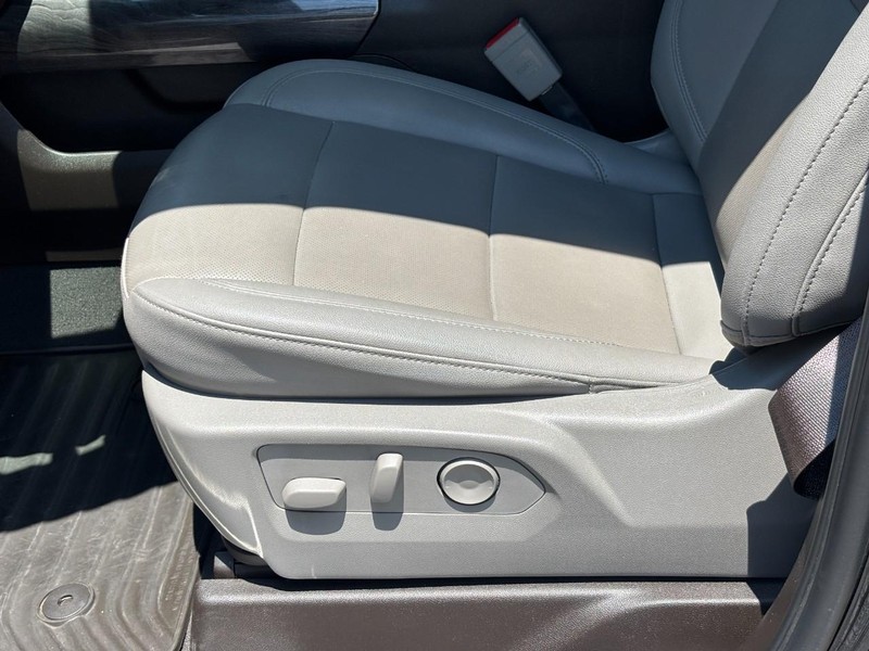 Chevrolet Silverado 1500 Vehicle Image 16
